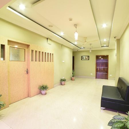 首都o 61047高速路宫殿酒店 古瓦哈提 外观 照片